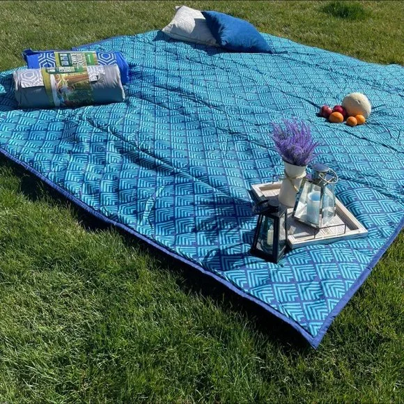 Oversized Blanket Reversable Colors: Grey, Blue, dark Blue - Picture 2 of 5